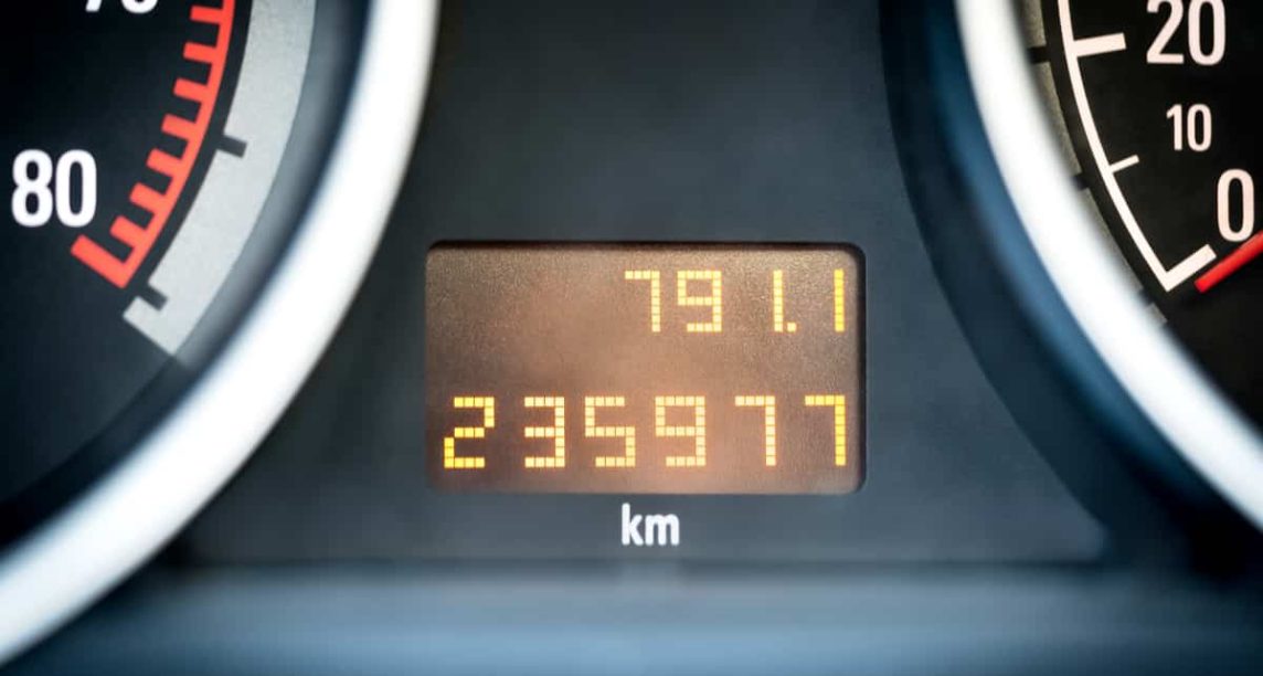 Odometer Reading – What Is It & How To Check It? - Guard My Ride