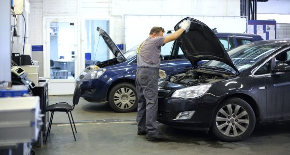 Easy Vehicle Maintenance Tips under the Hood