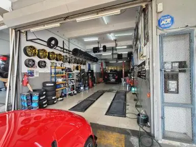 WE AND WHEELS SERVICES (CHERAS)